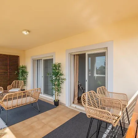 Apartmento Magnolia Varanda Piscina Ginasio & * Guia (Faro)